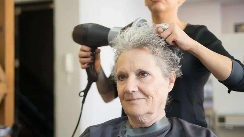 como escolher secador de cabelo por tipo de cabelo