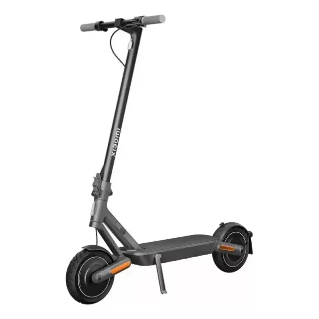 Xiaomi Electric Scooter 4 Ultra, patinete elétrico com estrutura dobrável e plataforma individual
