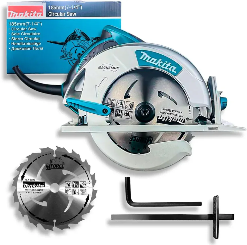 Serra circular Makita 5007MG para madeira em fundo claro