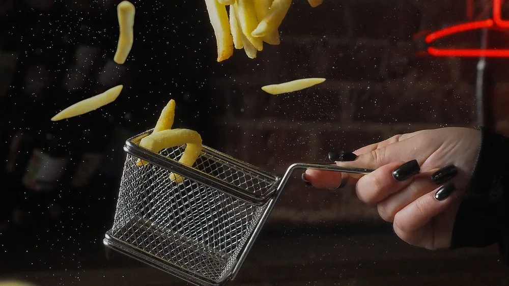 Batata como primeiro teste na air fryer Batatas fritas usadas como primeiro teste na air fryer