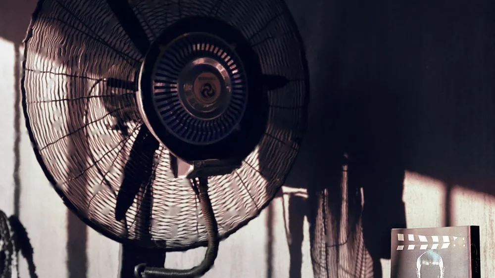 Ar-condicionado ou ventilador: qual gasta menos energia? 1 Ventilador em ambiente interno para economizar energia